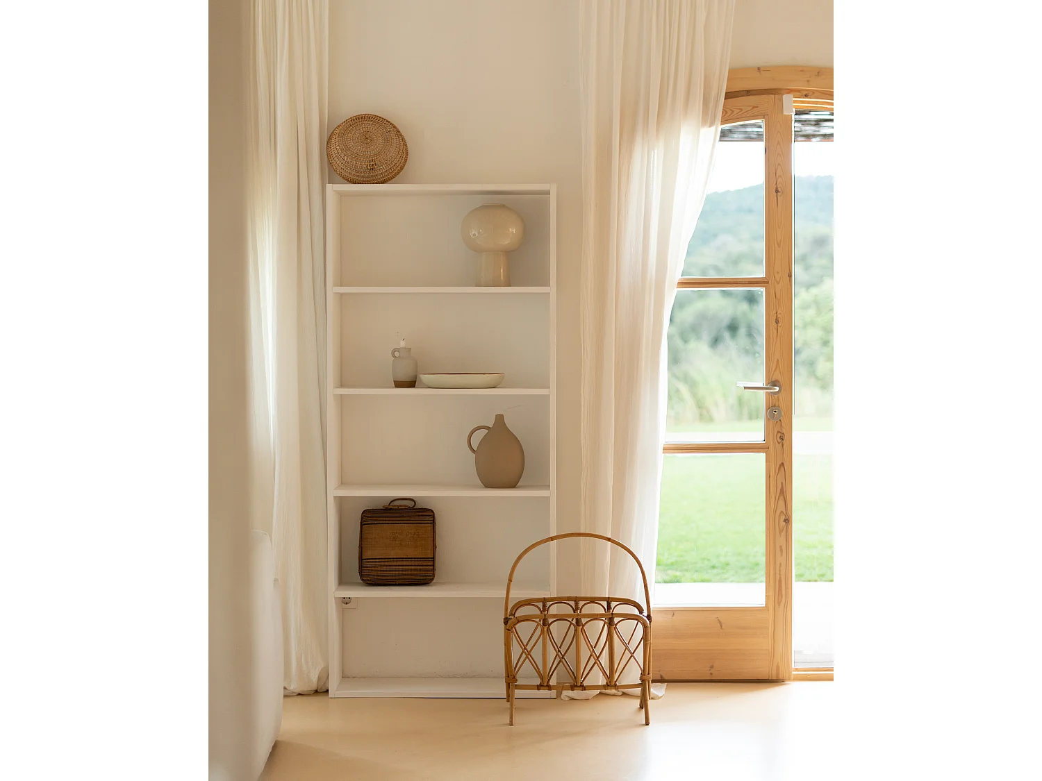 Estantería de madera maciza con 4 estantes blanco - SAURA - DECOWOOD