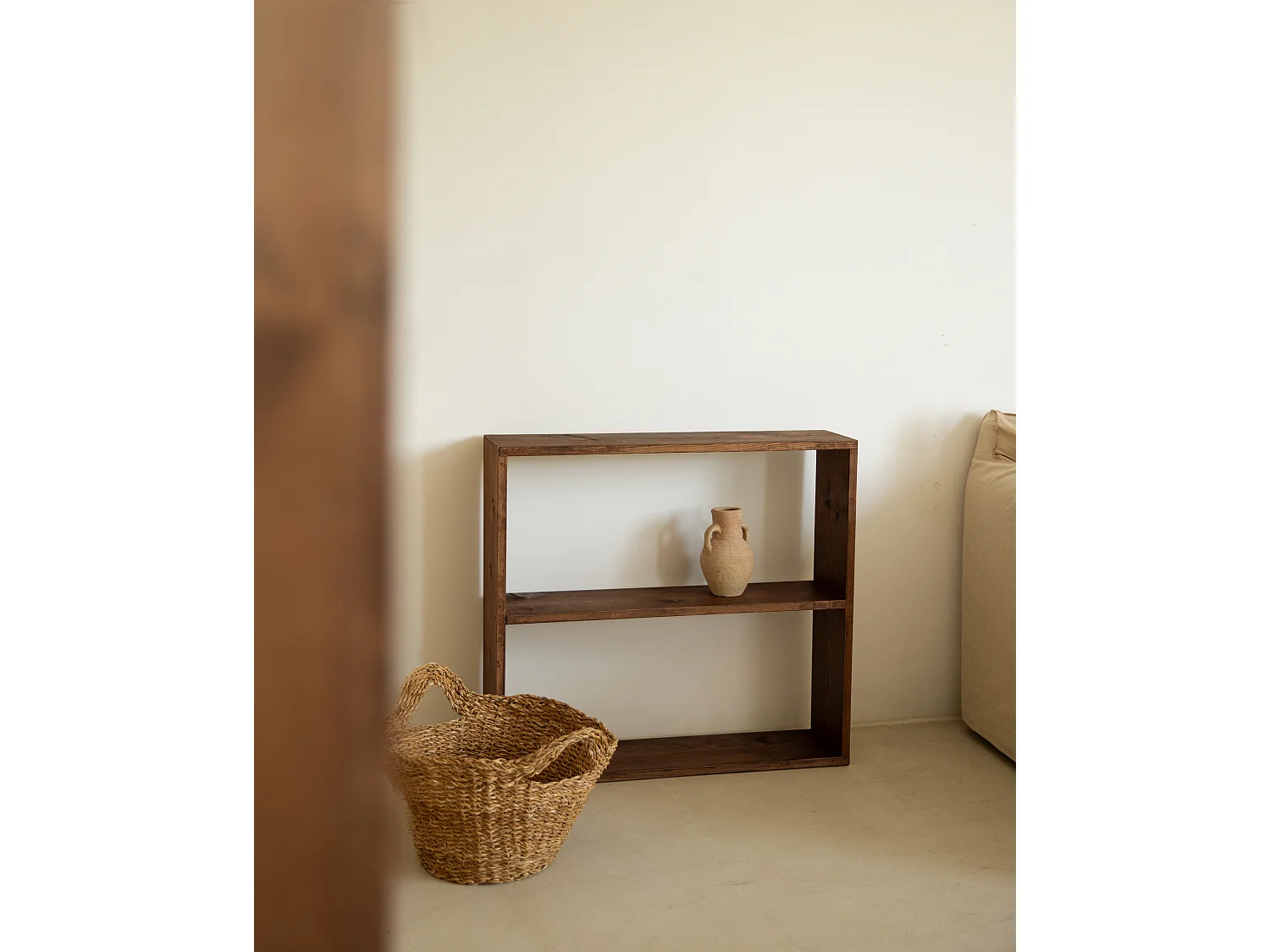 Estantería de madera maciza con 1 estante nogal - SAURA - DECOWOOD