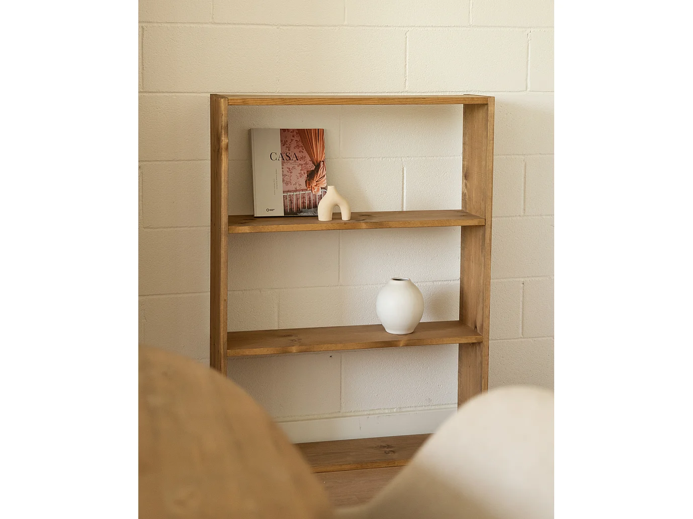 Estantería de madera maciza con 2 estantes roble oscuro - SAURA - DECOWOOD