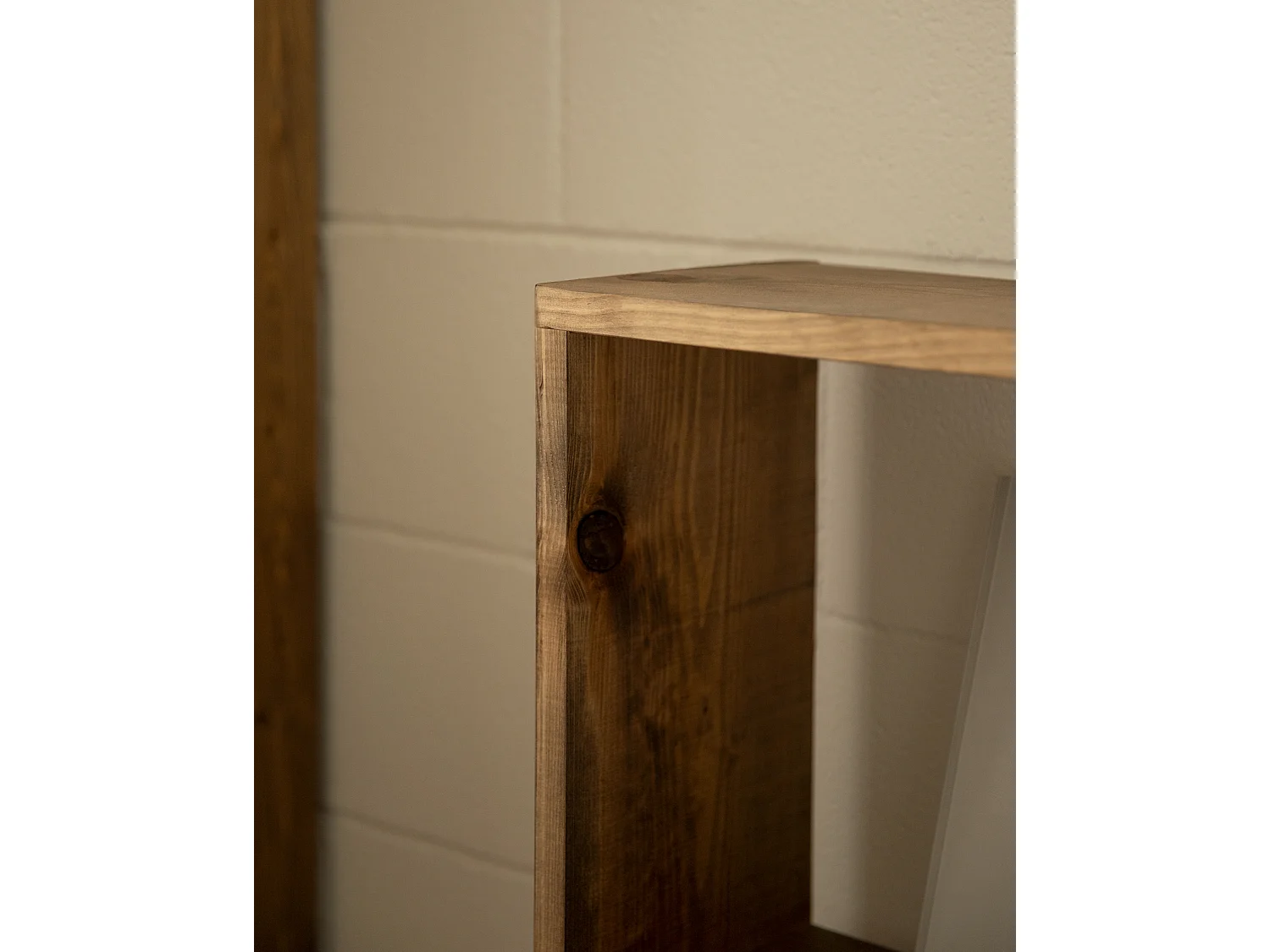 Estantería de madera maciza con 2 estantes roble oscuro - SAURA - DECOWOOD