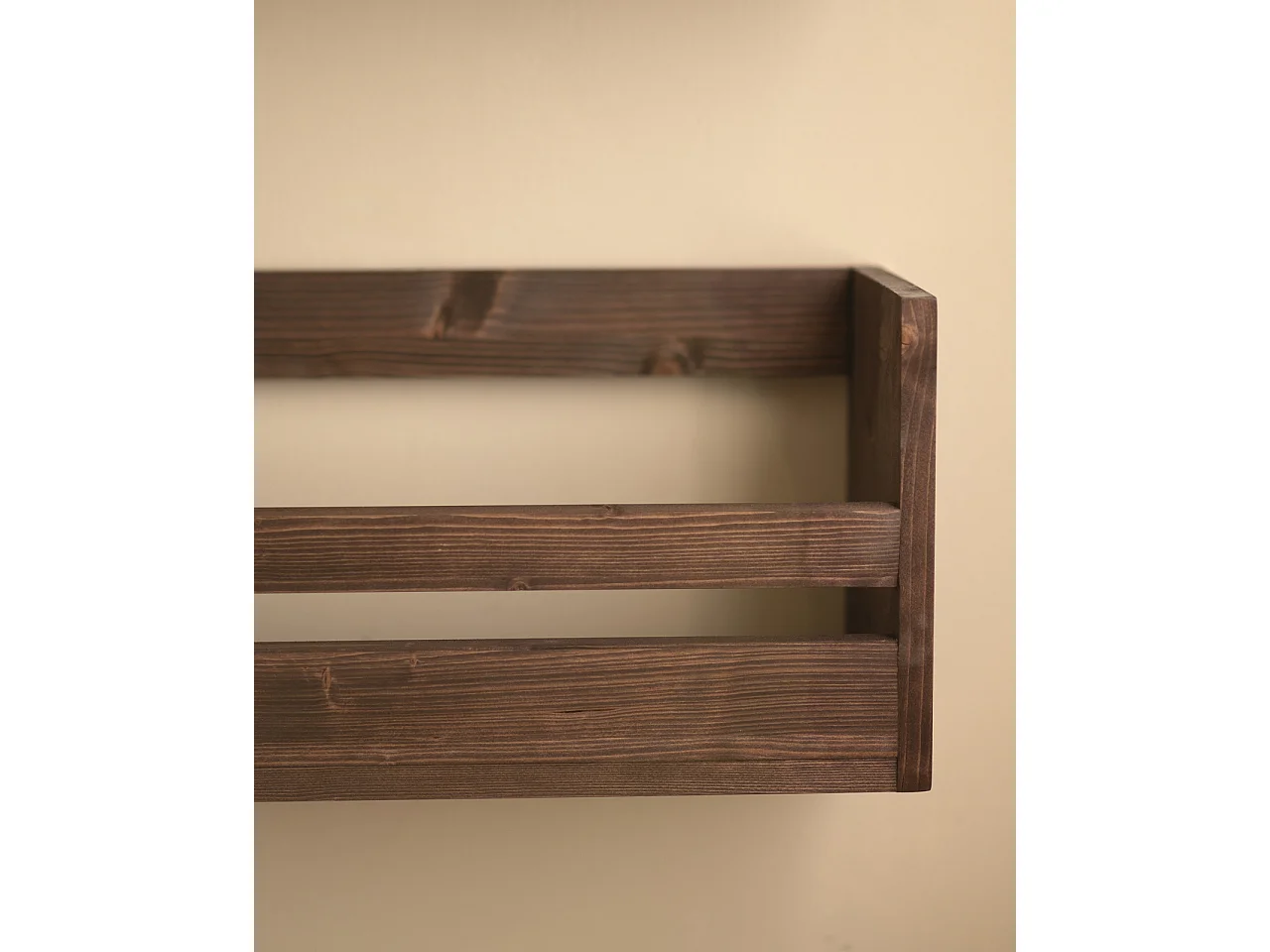 Estante / zapatero de madera maciza de abeto Decowood en tono nogal de 103,5x25cm - BOX - DECOWOOD