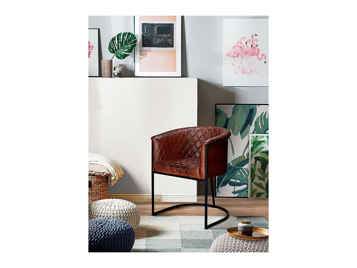 Chaise en cuir naturel avec pieds en métal