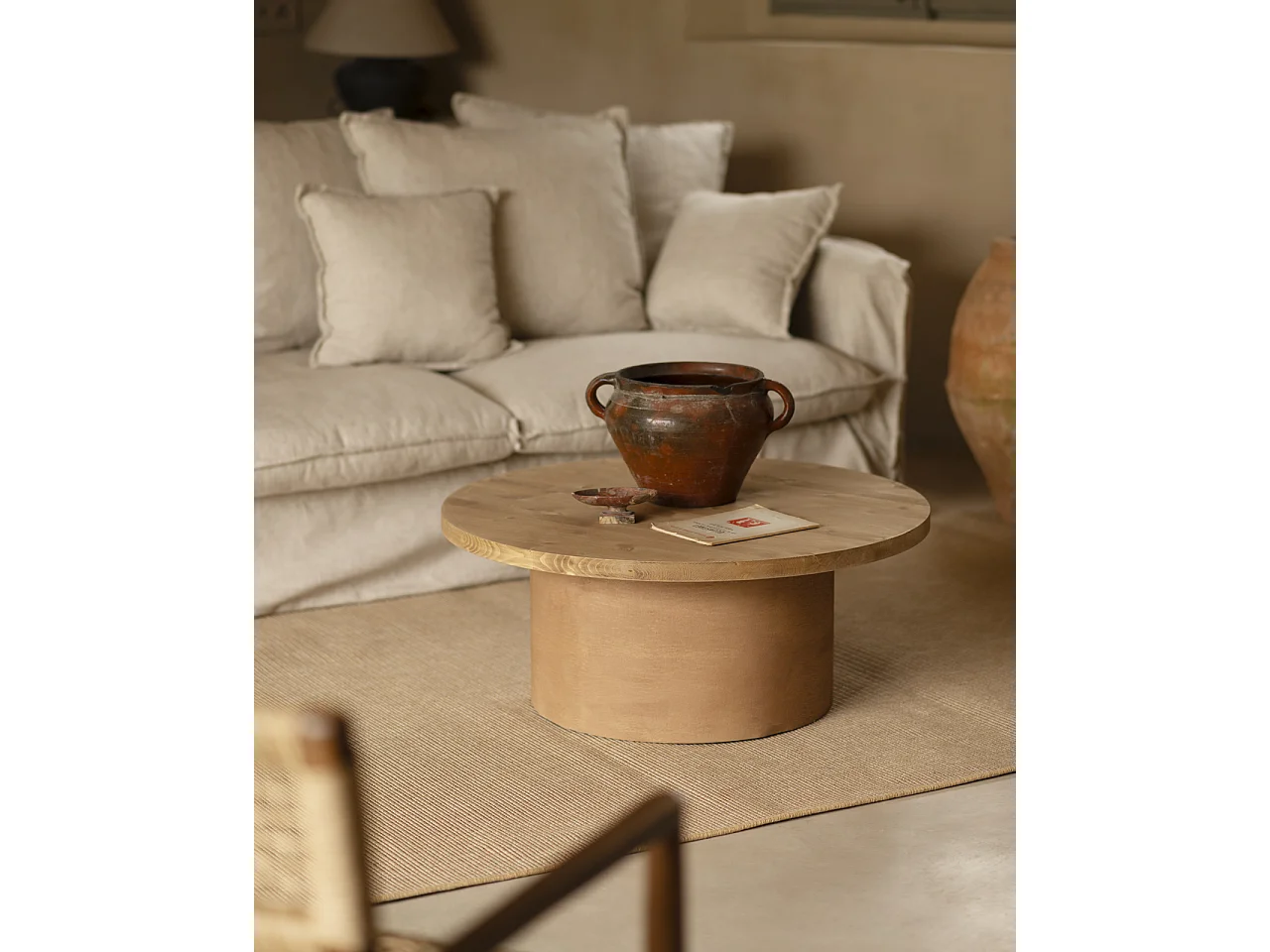 Tavolino rotondo in legno marrone e microcemento terracotta 80x33cm