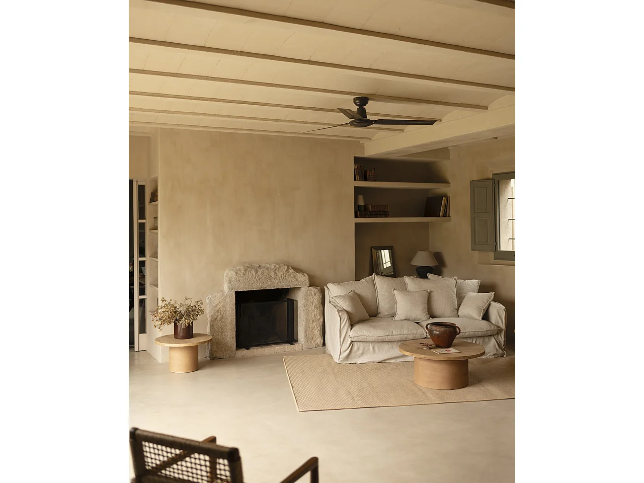 Tavolino rotondo in legno marrone e microcemento terracotta 80x33cm