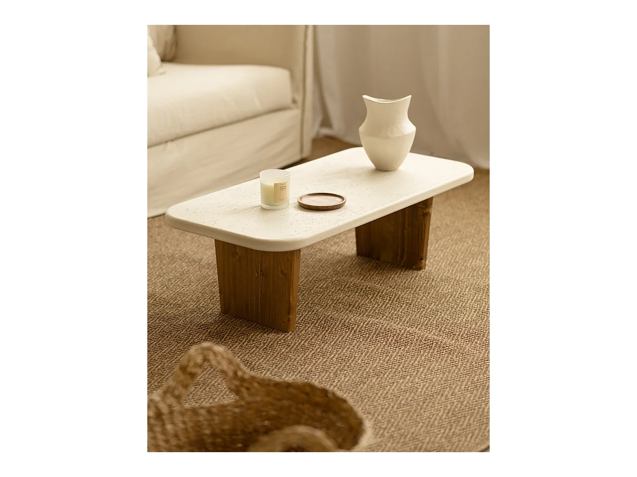 Table basse en microciment avec pieds en bois vieilli 95x30cm - BIMBA - DECOWOOD