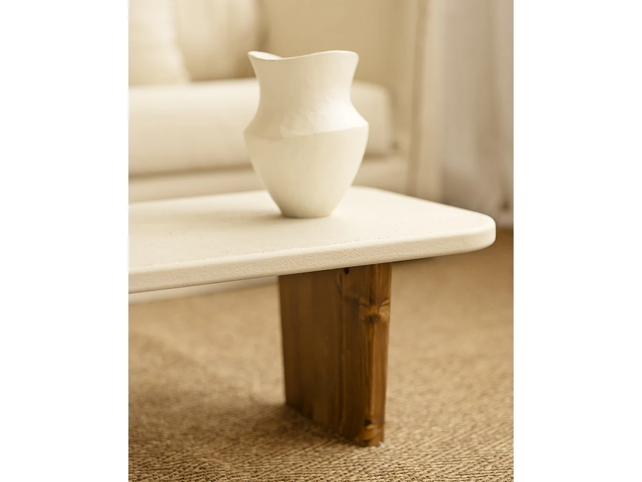 Tavolo basso in microcemento in tono bianco rotto e marrone 95x30cm - BIMBA - DECOWOOD