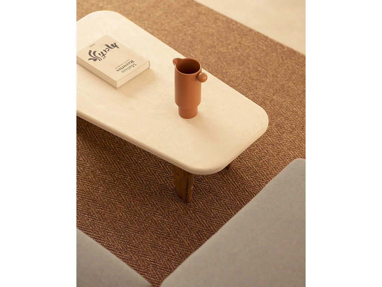 Tavolo basso in microcemento in tono bianco rotto e marrone 100x30cm - BIMBA - DECOWOOD