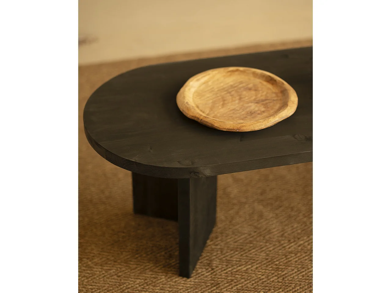 Tavolo basso ovale in legno massello in tono nero 120x40cm - OSAKA - DECOWOOD