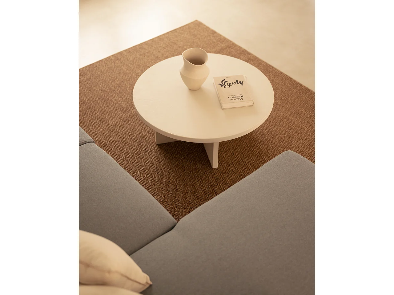 Mesa de centro redonda de microcemento Decowood en color blanco roto de Ø80cm - TOKYO - DECOWOOD