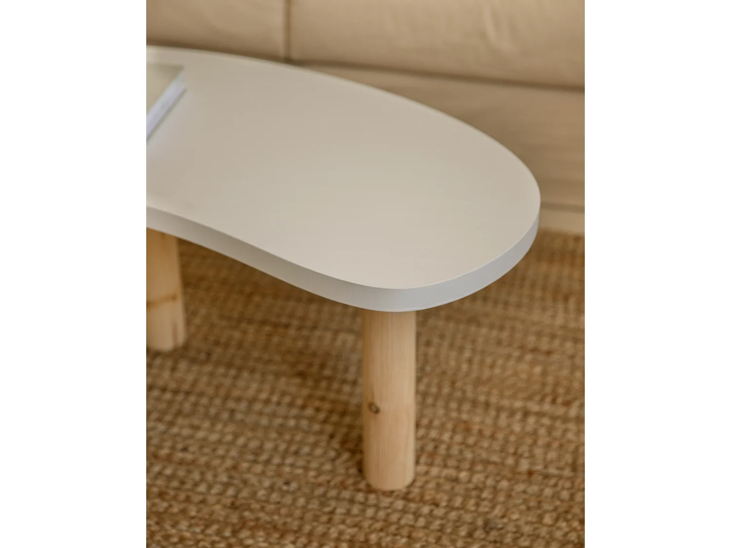 Tavolo basso in legno e forme organiche in tono bianco e naturale 118,5x40cm - GINA - DECOWOOD