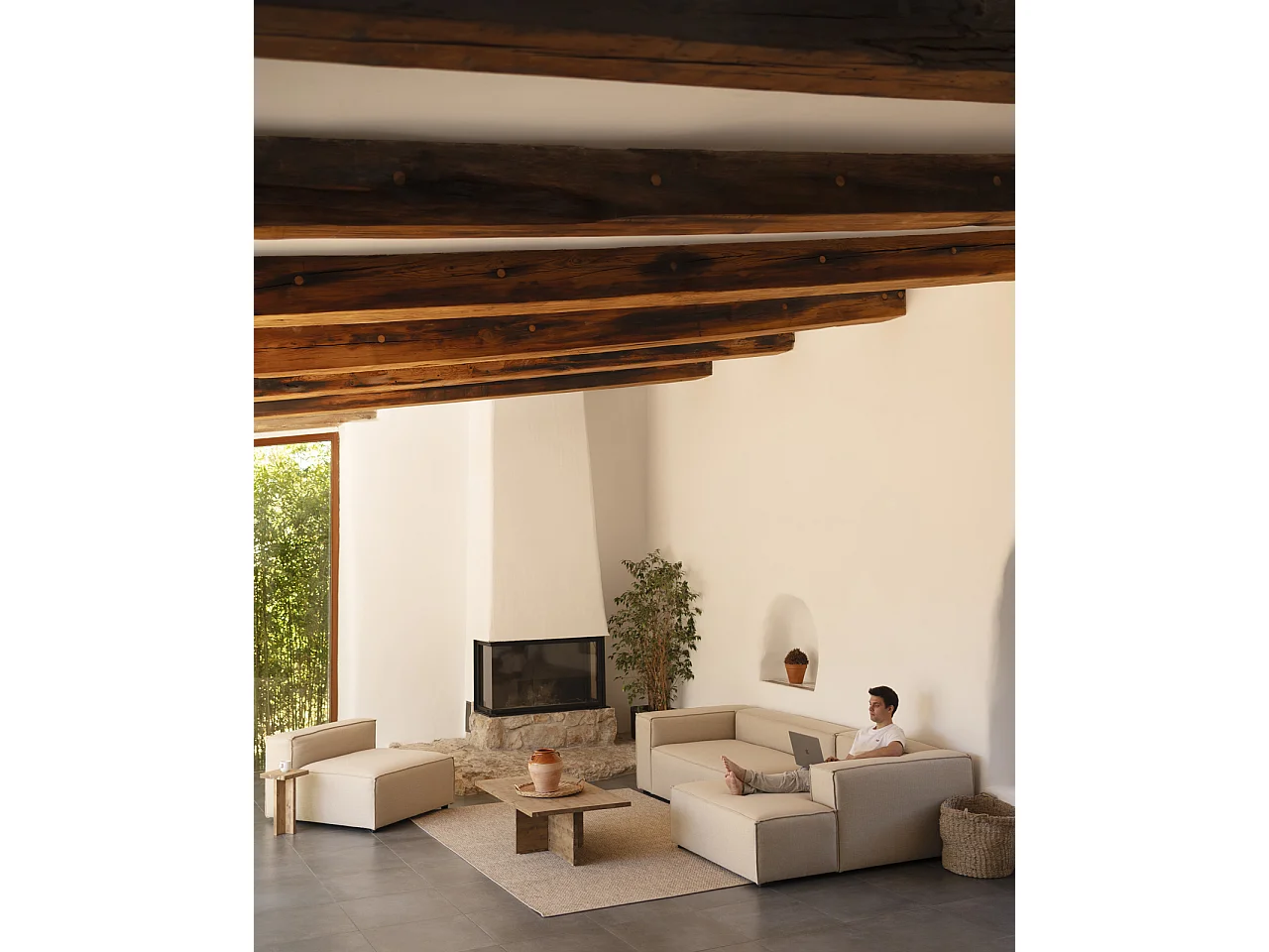 Table basse en bois massif ton vieilli de 120x40cm - TENA - DECOWOOD