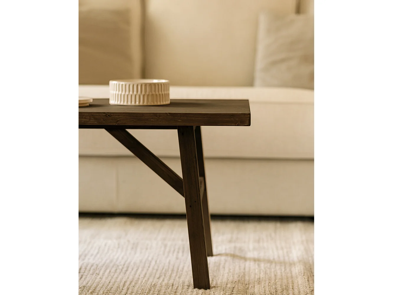 Tavolo basso rettangolare in legno massello in tono noce 120x45cm - SIEP - DECOWOOD