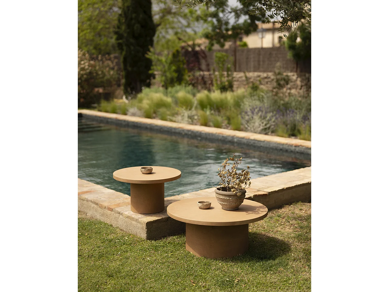 Mesa de centro redonda de microcemento en tono terracota DECOWOOD de Ø80x30cm - LUCÍA - DECOWOOD