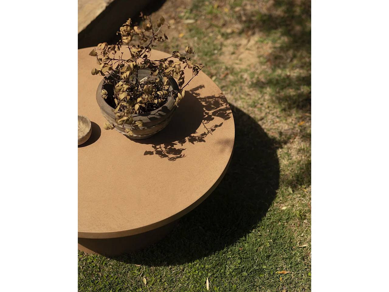 Tavolino rotondo in microcemento colore terracotta 80x33cm