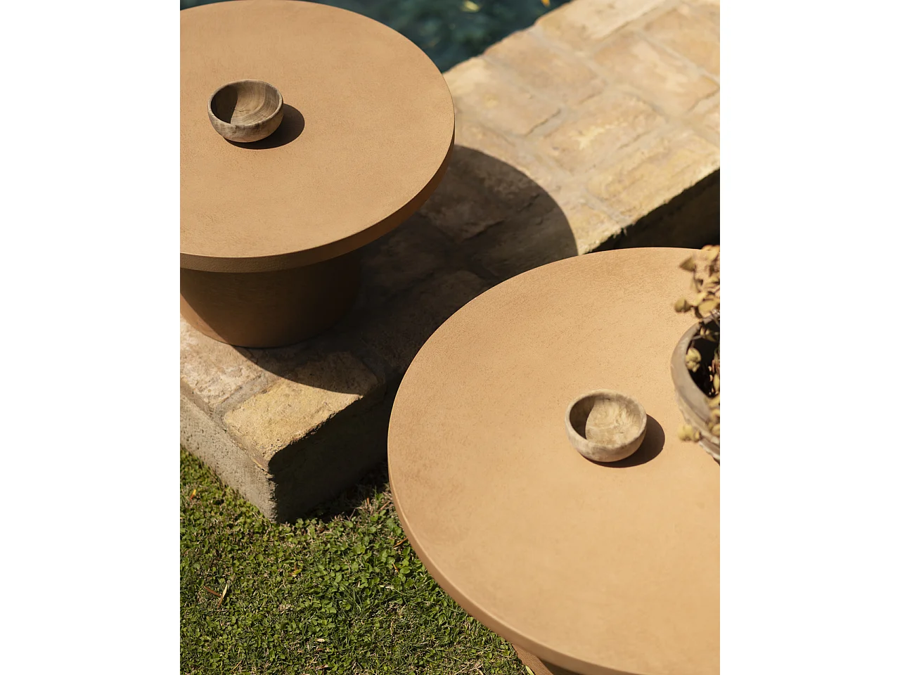 Tavolino rotondo in microcemento colore terracotta 80x33cm