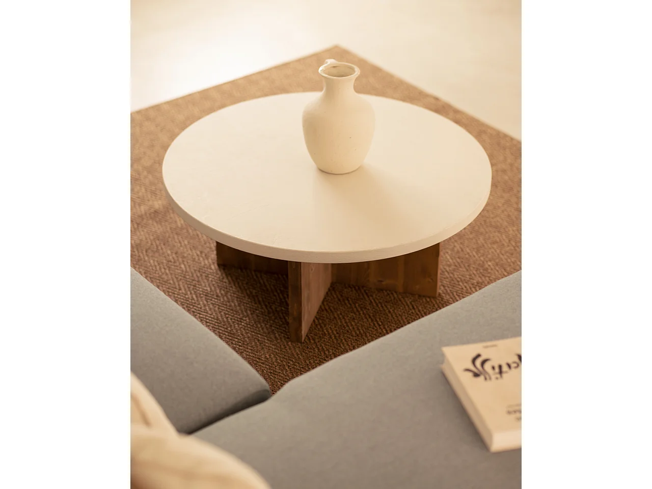 Tavolo basso rotondo in microcemento in tono bianco e marrone Ø60x33cm - TOKYO - DECOWOOD