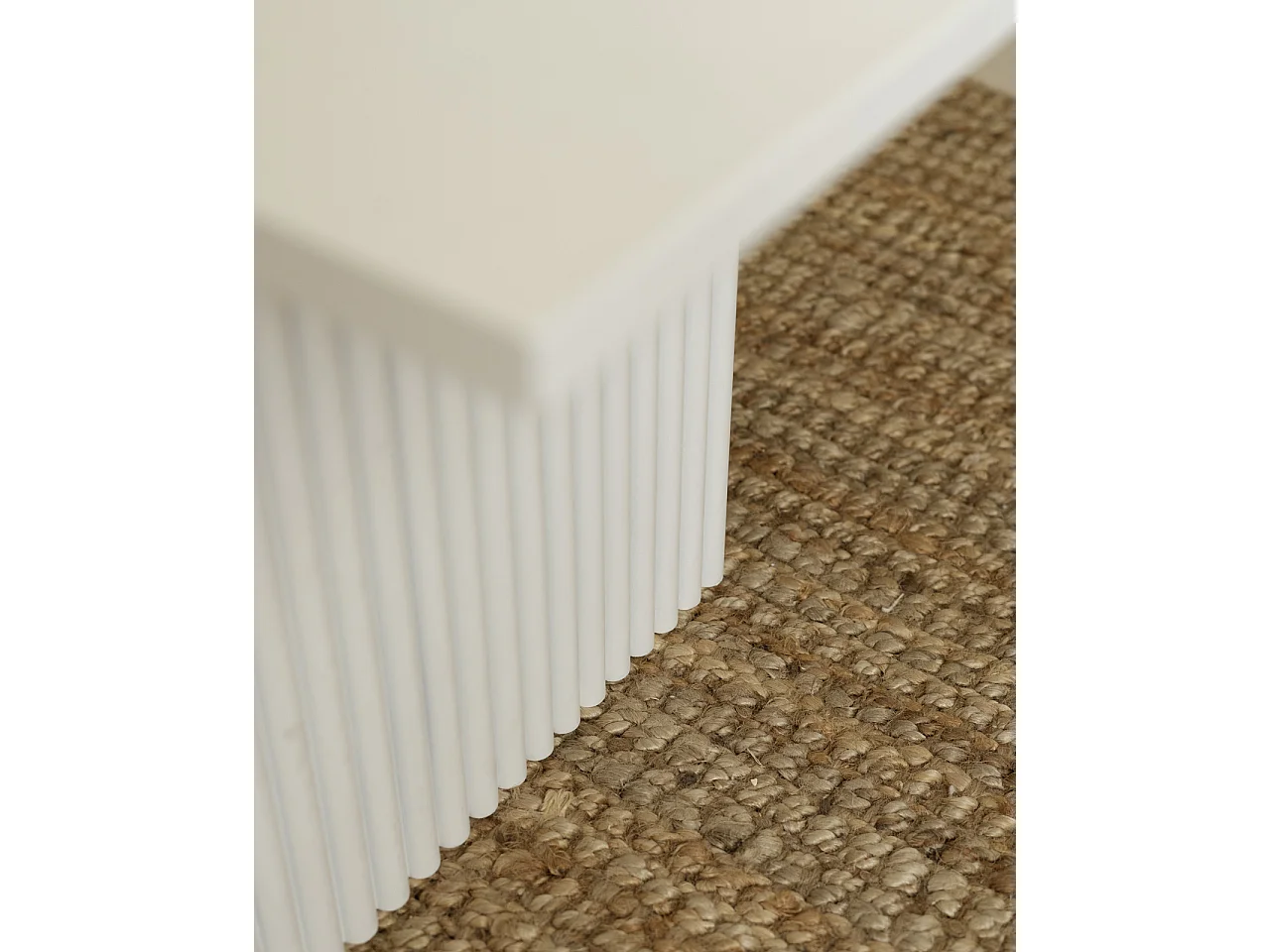 Mesa de centro rectangular de madera de pino con patas ranuradas Decowood en color blanco de 120x45cm - BALI - DECOWOOD