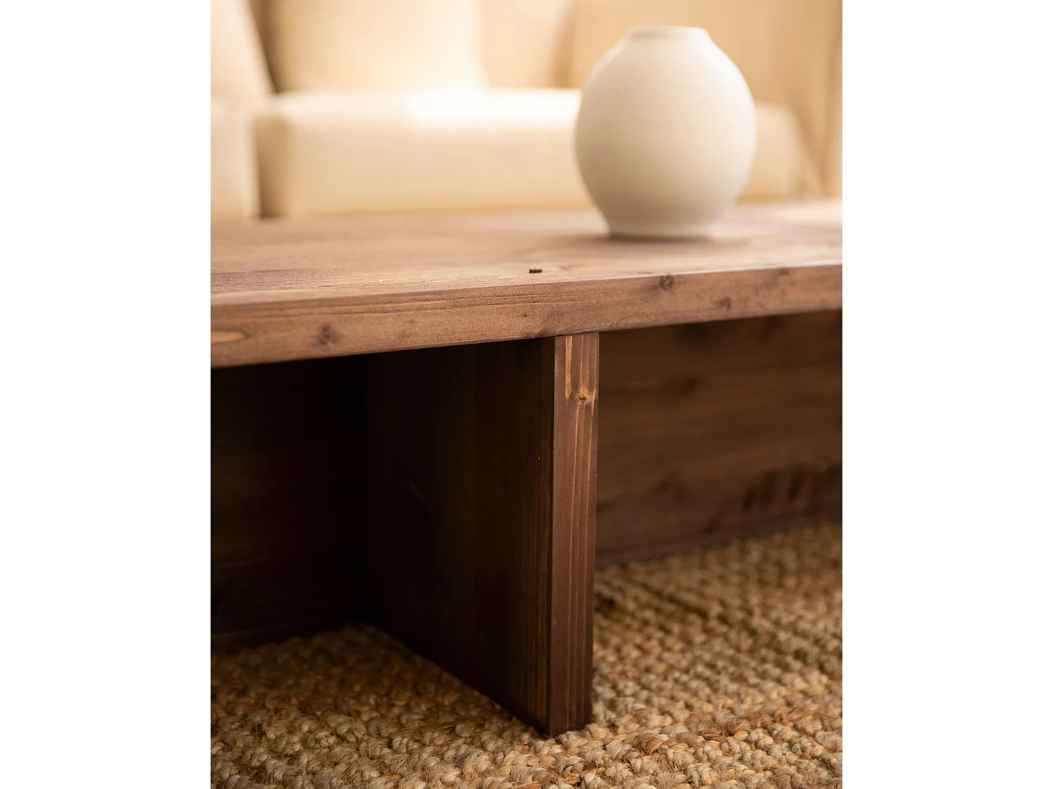 Mesa de centro rectangular de madera de abeto en color nogal 123,5x27cm - SAM - DECOWOOD