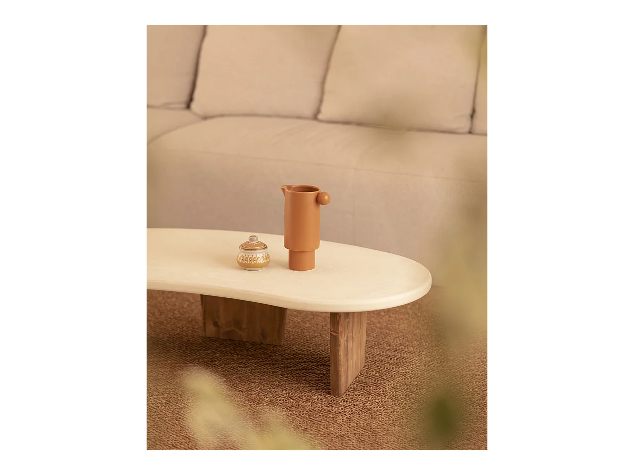 Table basse en microciment avec pieds en bois vieilli 120x30cm - BIMBA - DECOWOOD
