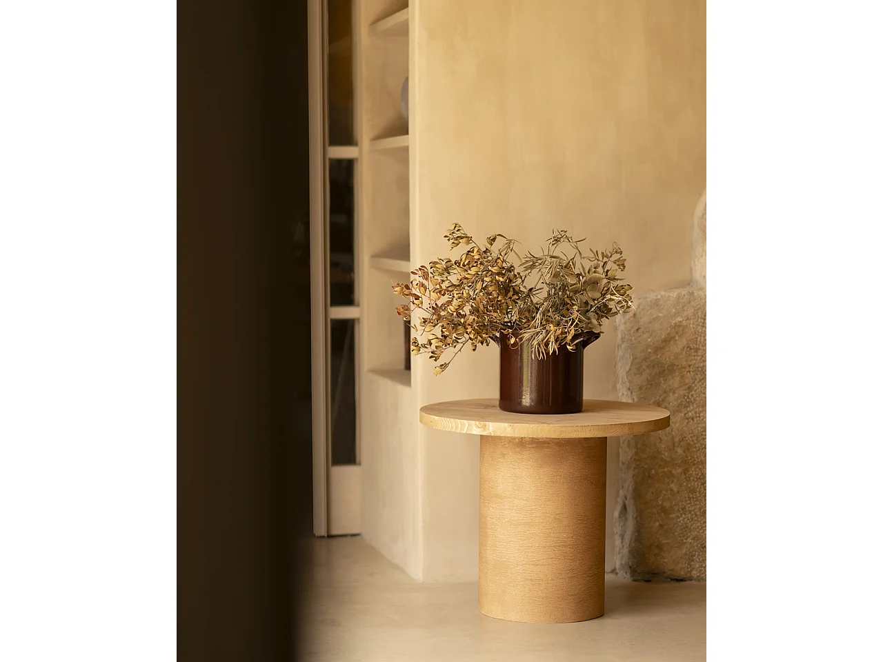 Tavolino rotondo in legno marrone e microcemento terracotta 60x33cm