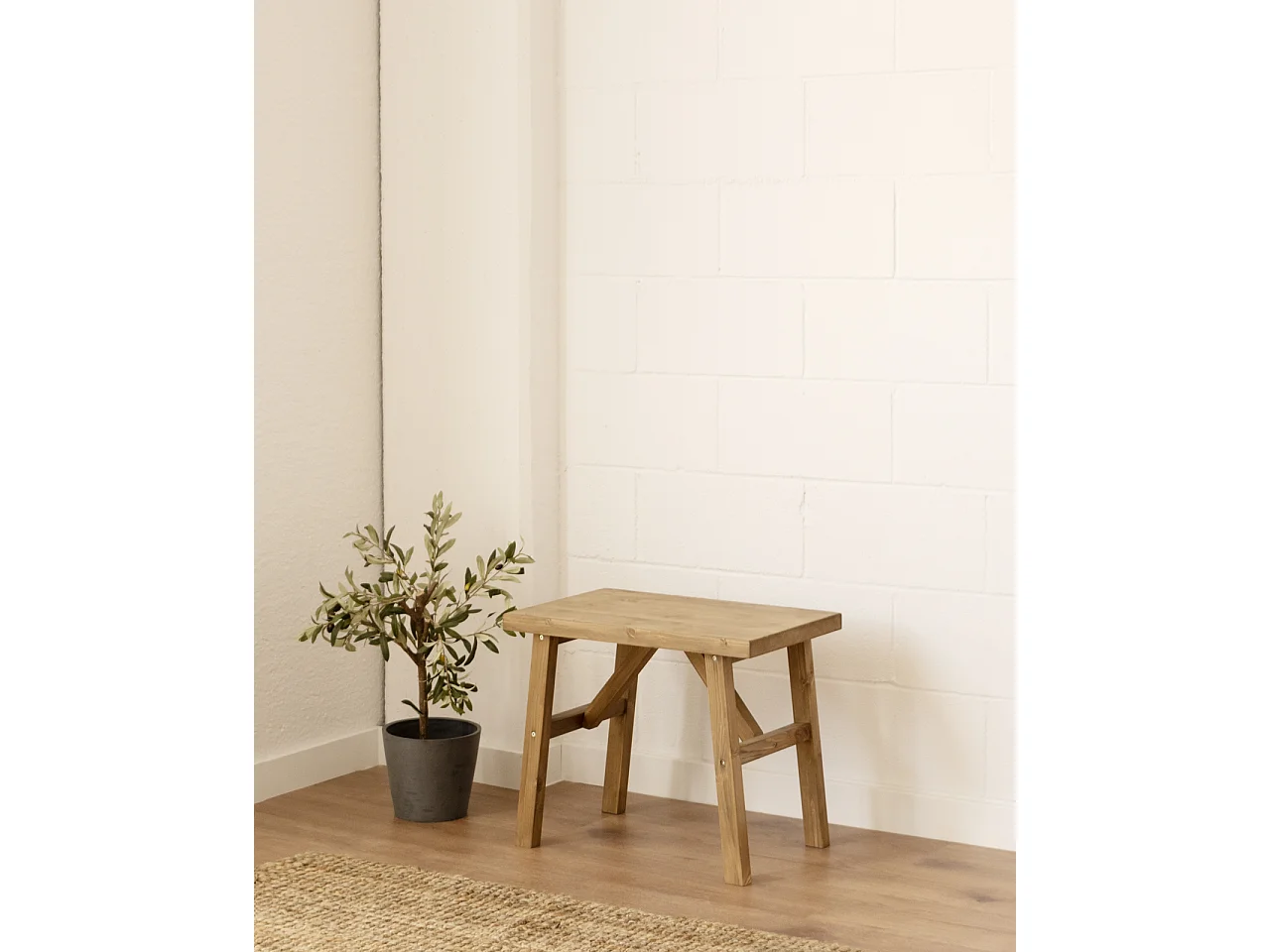 Tabouret en bois de sapin vieilli 55x45cm - SIEP - DECOWOOD