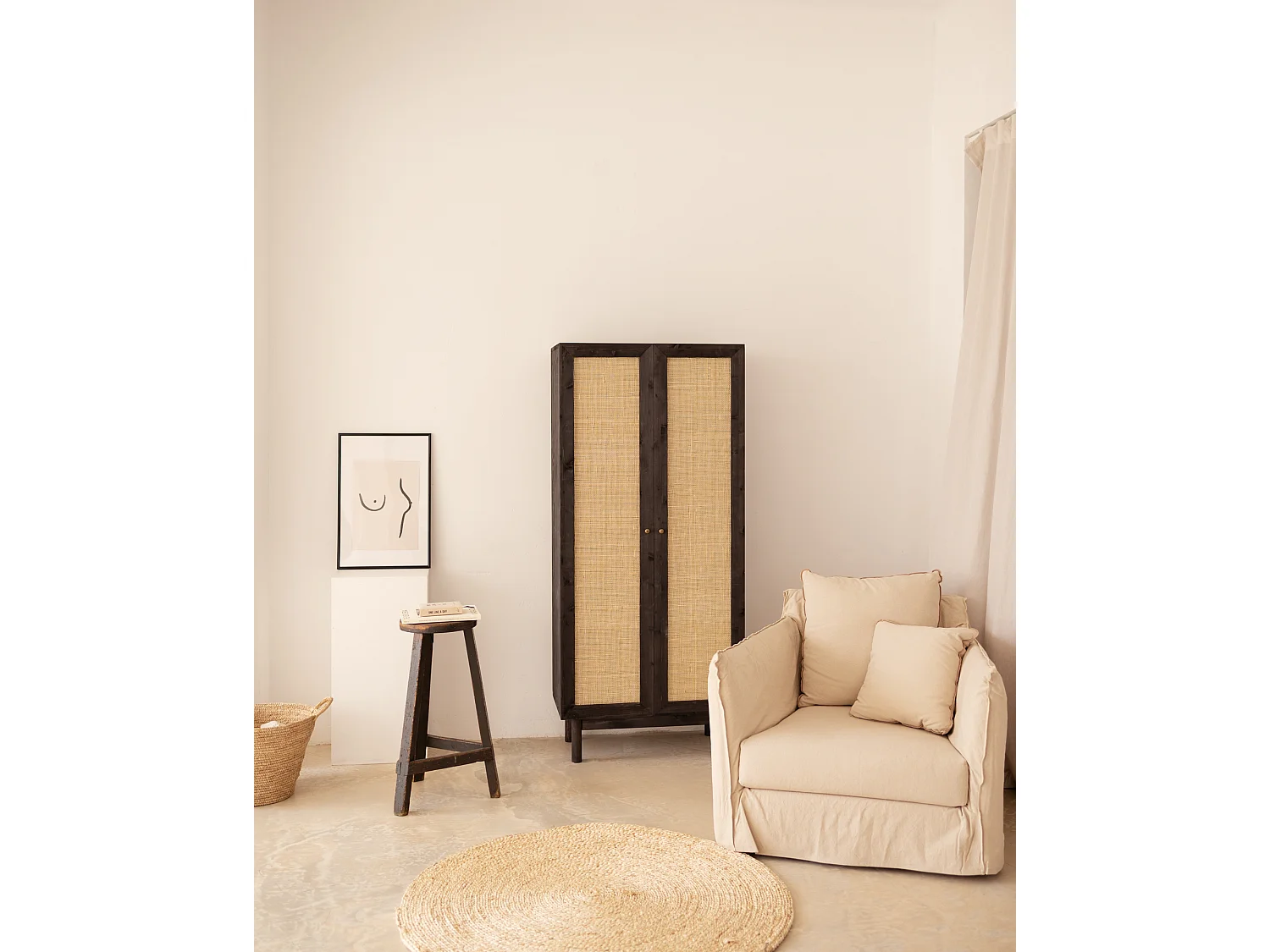 Armoire en bois de sapin et tressage de rotin noir 180x80cm - FRIDA - DECOWOOD