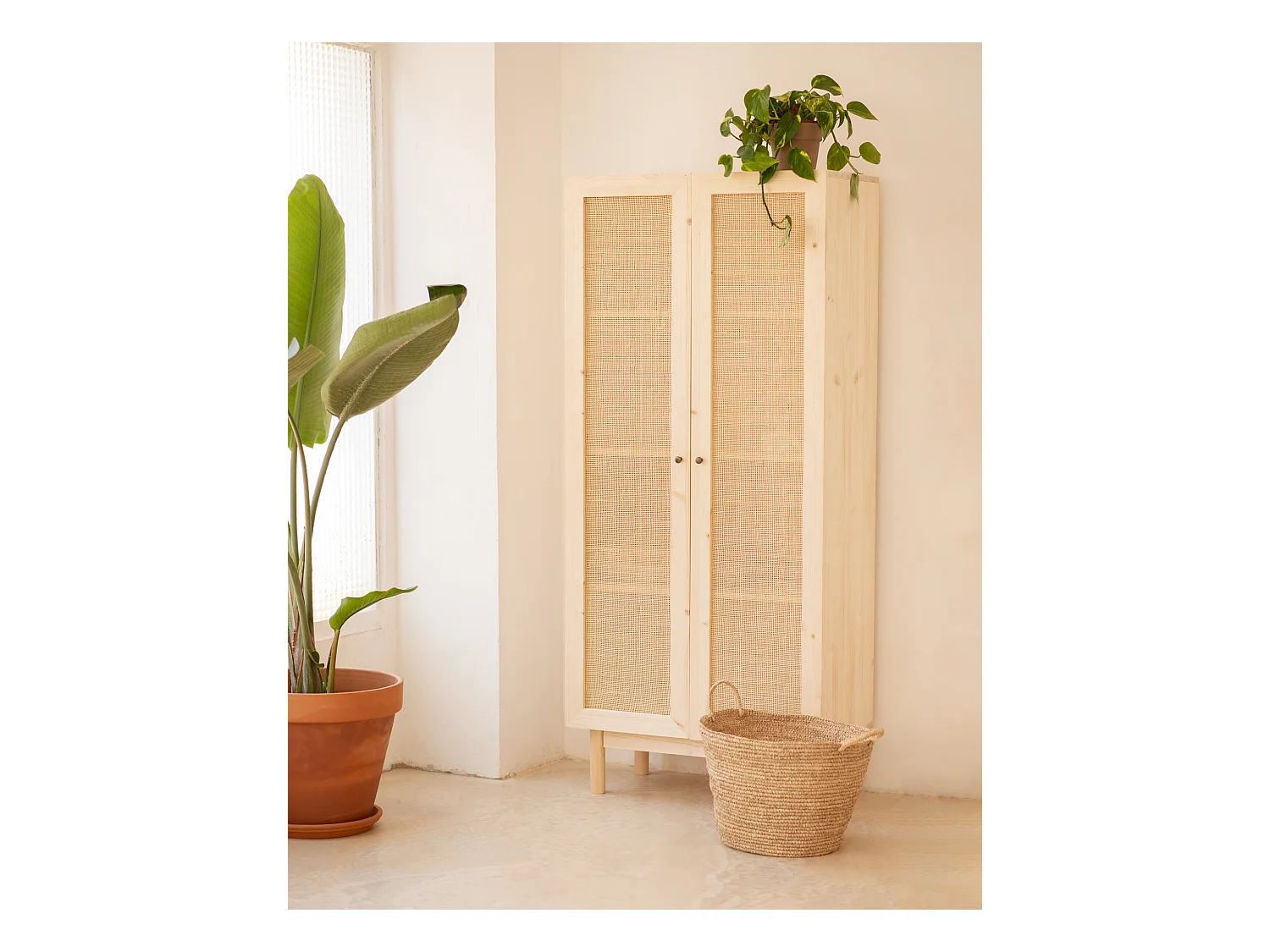 Armoire en bois de sapin et tressage de rotin 180x80cm - FRIDA - DECOWOOD