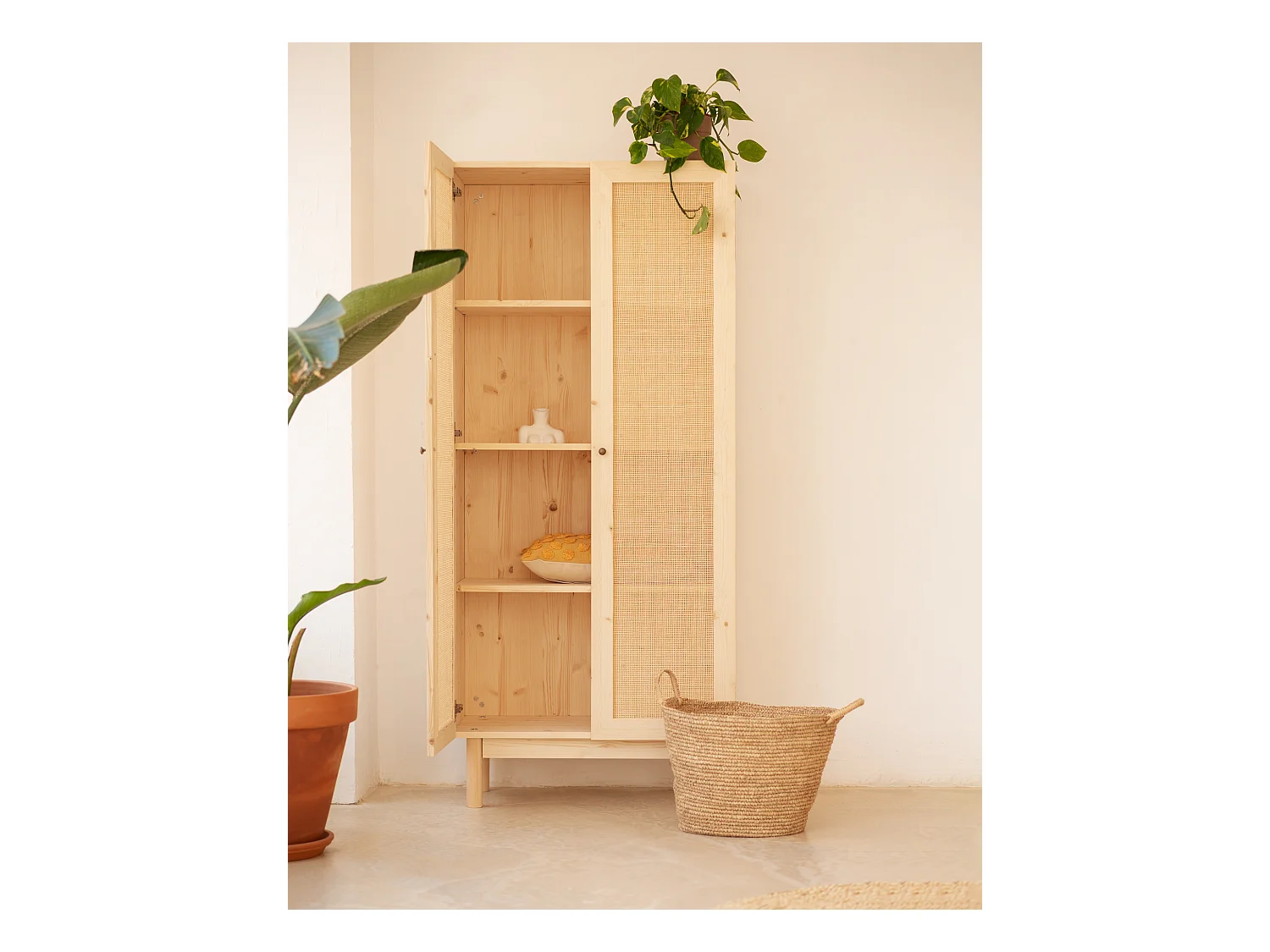 Armoire en bois de sapin et tressage de rotin 180x80cm - FRIDA - DECOWOOD