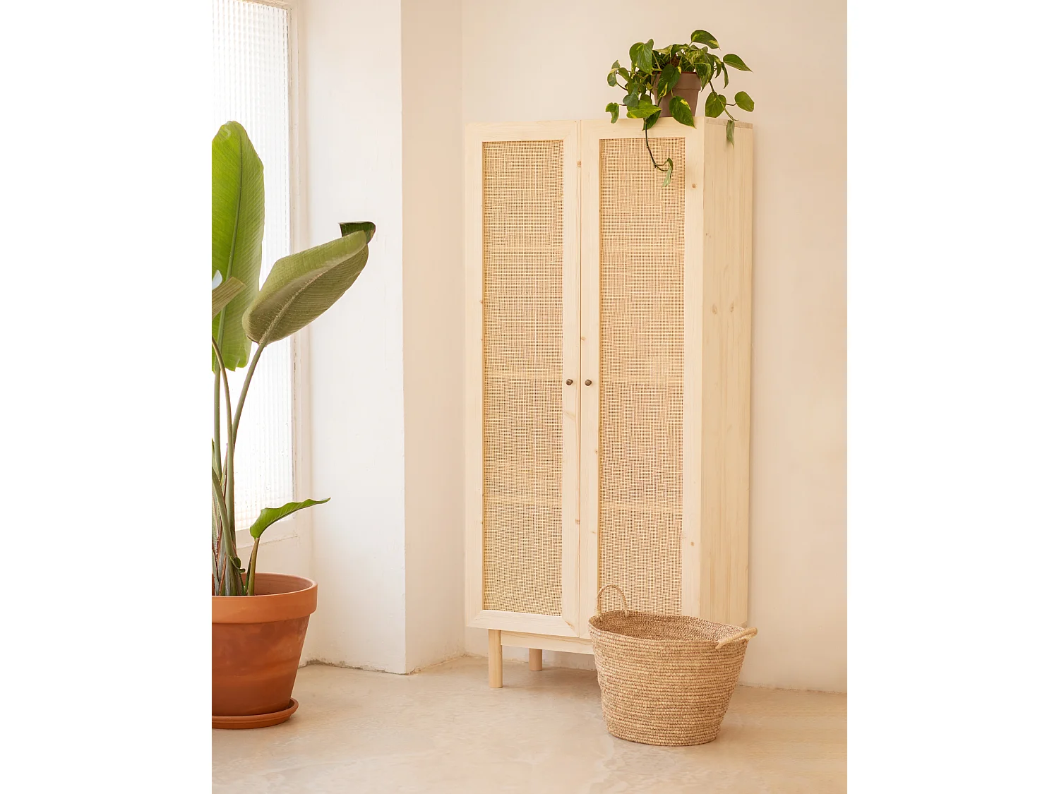 Armoire en bois de sapin et tressage de rotin 180x80cm - FRIDA - DECOWOOD