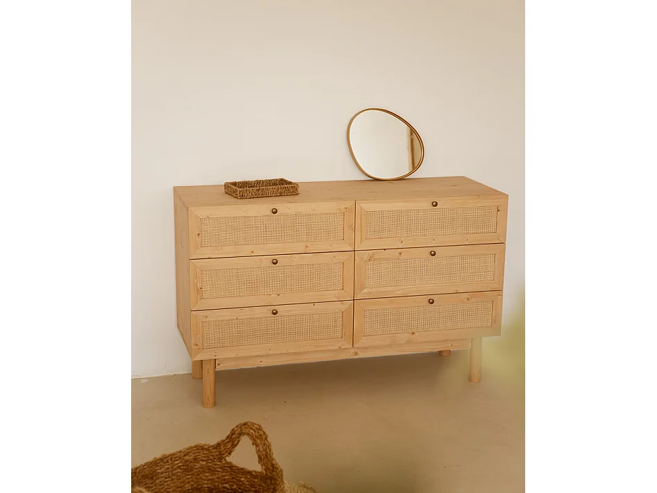 Cómoda de madera maciza y rafia 6 cajones en tono roble medio 120x76cm - FRIDA - DECOWOOD