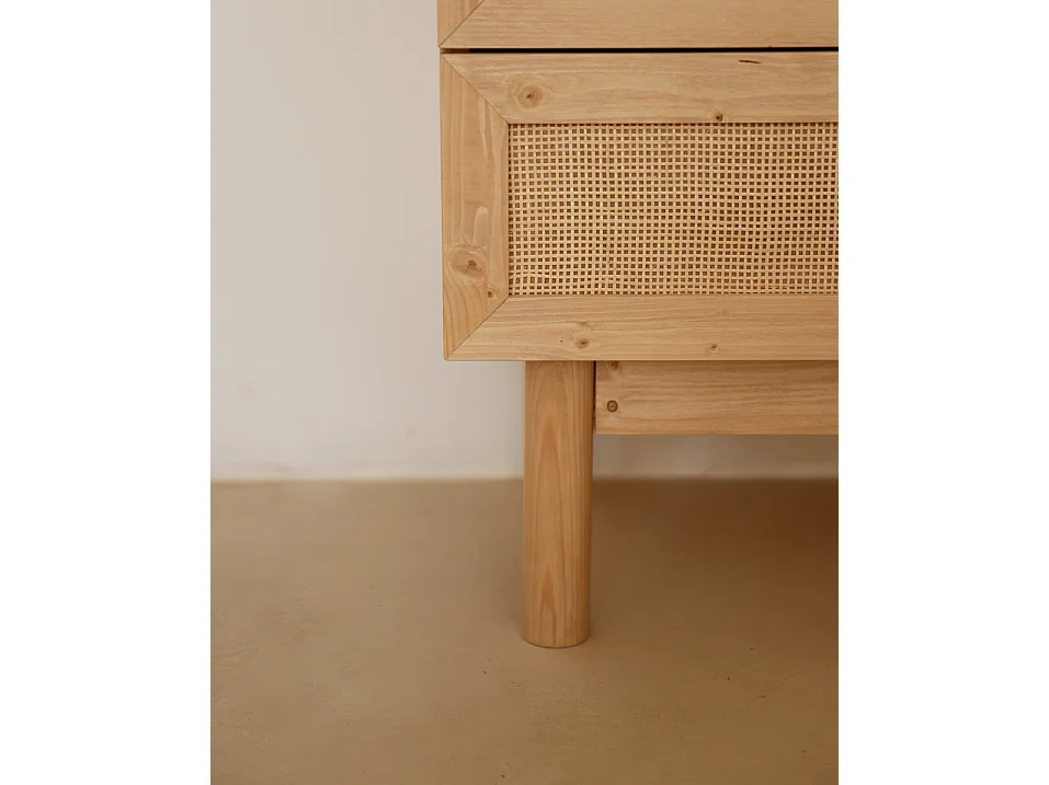 Cómoda de madera maciza y rafia 6 cajones en tono roble medio 120x76cm - FRIDA - DECOWOOD