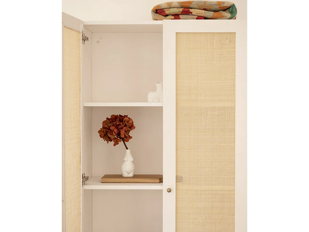 Armoire en bois de sapin et tressage de rotin blanc 180x80cm - FRIDA - DECOWOOD