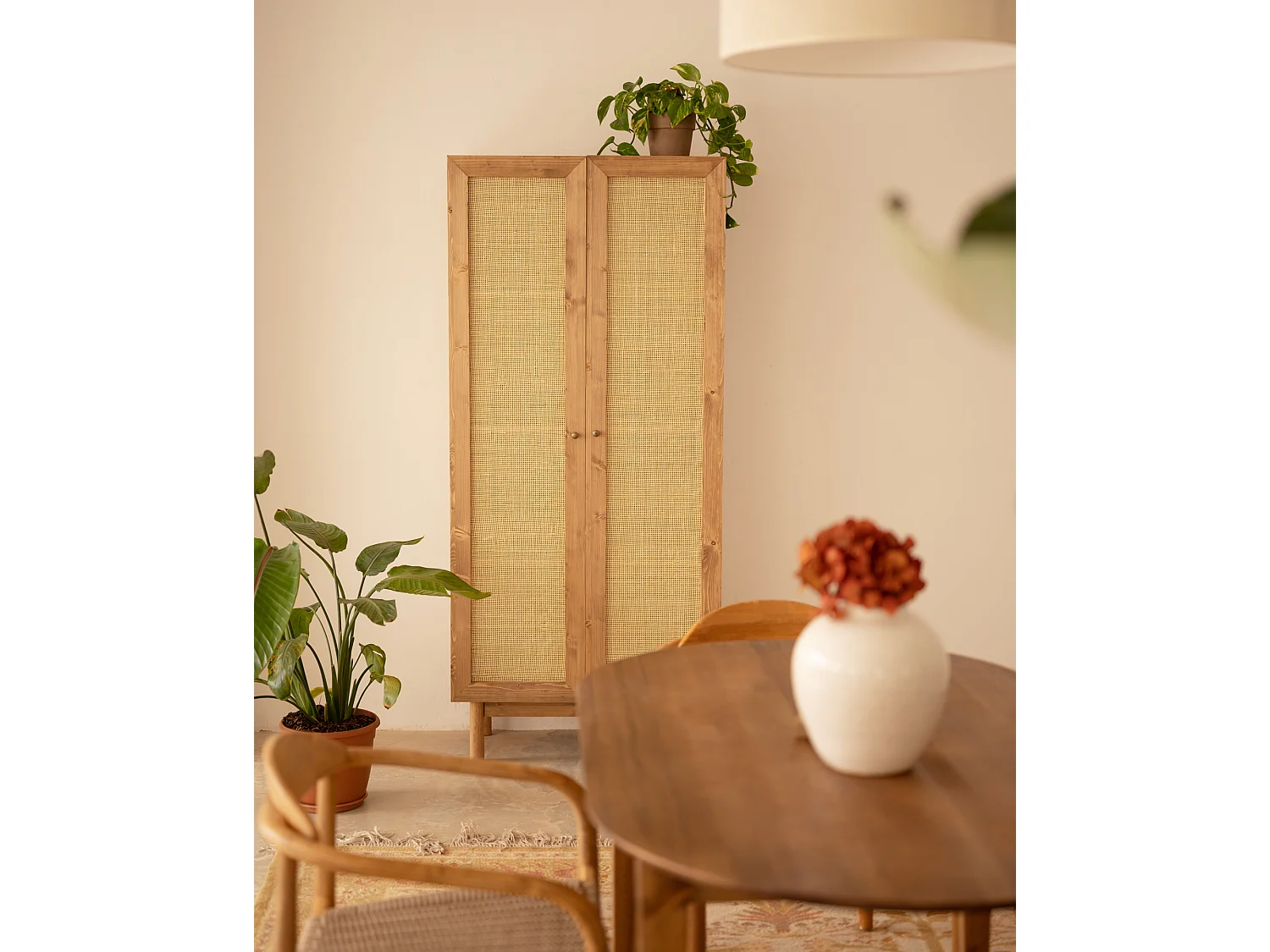 Armoire en bois de sapin et tressage de rotin naturel 180x80x40cm - FRIDA - DECOWOOD