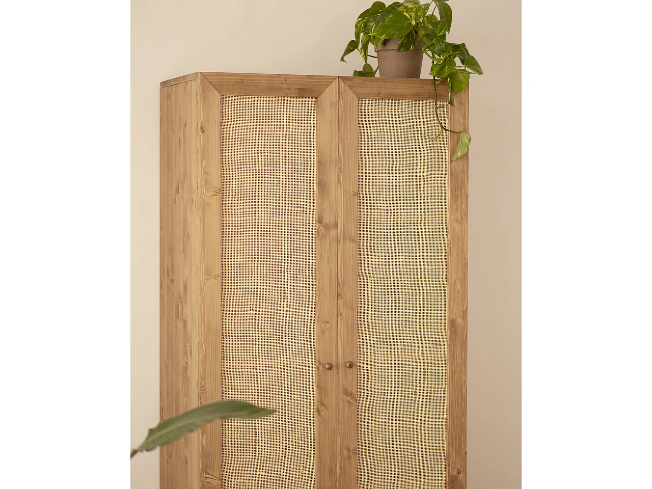 Armoire en bois de sapin et tressage de rotin naturel 180x80x40cm - FRIDA - DECOWOOD