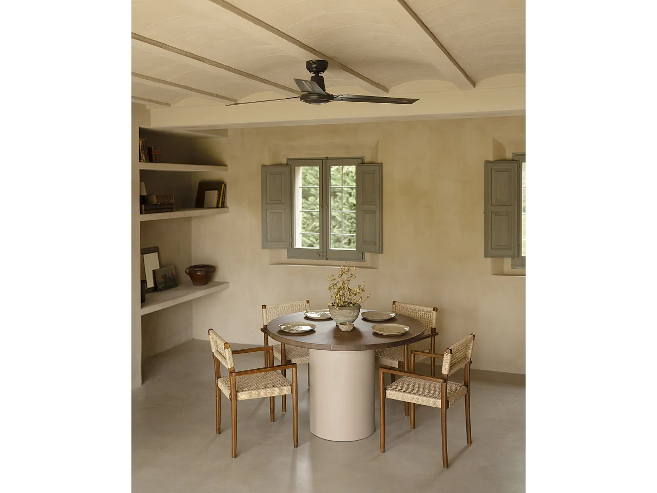 Mesa de comedor redonda de madera maciza tono roble oscuro y patas de microcemento en tono tierra DECOWOOD de Ø120x75cm - LUCÍA - DECOWOOD