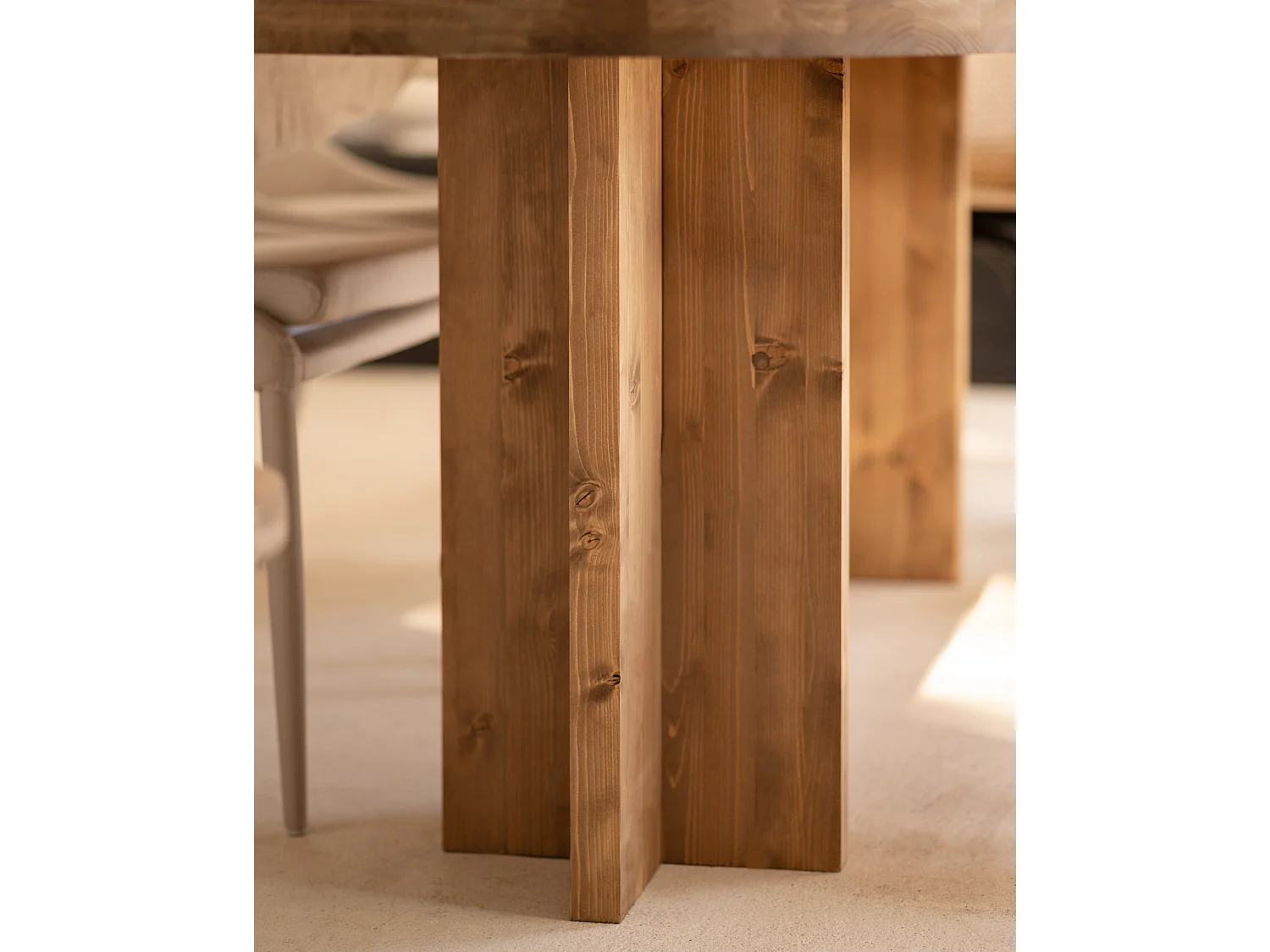 Pack de mesa de comedor de 180x80cm y banco de 140x45cm de madera maciza de abeto Decowood en tono roble oscuro - TOKYO - DECOWOOD