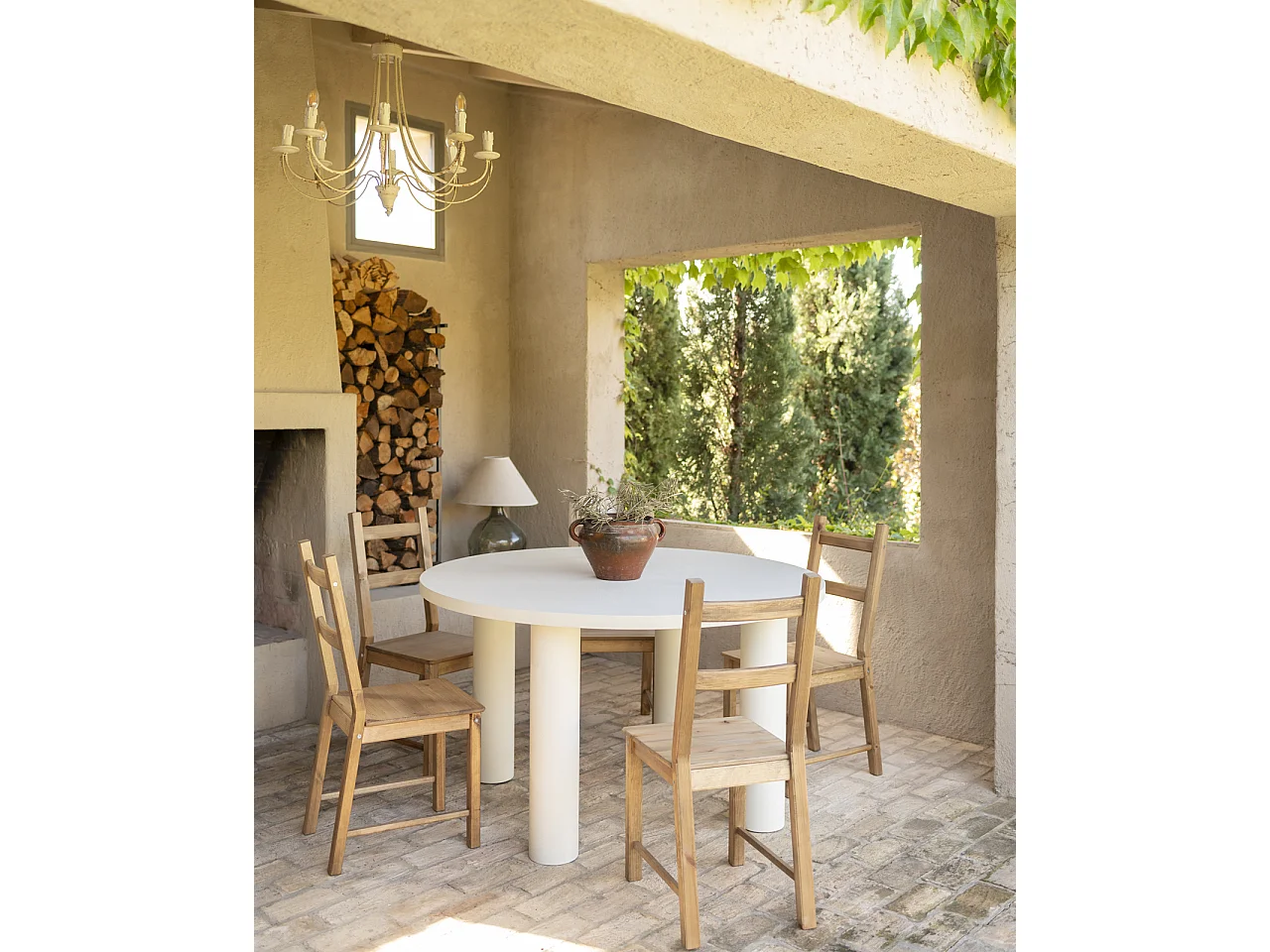 Mesa de comedor redonda de microcemento en tono blanco roto DECOWOOD de Ø140x75cm - LUCÍA - DECOWOOD