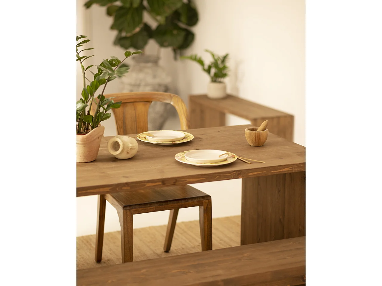 Pack mesa de comedor de 160x75cm y banco de 145x45cm rectangulares de madera de abeto maciza Decowood en tono roble oscuro - TELVA - DECOWOOD