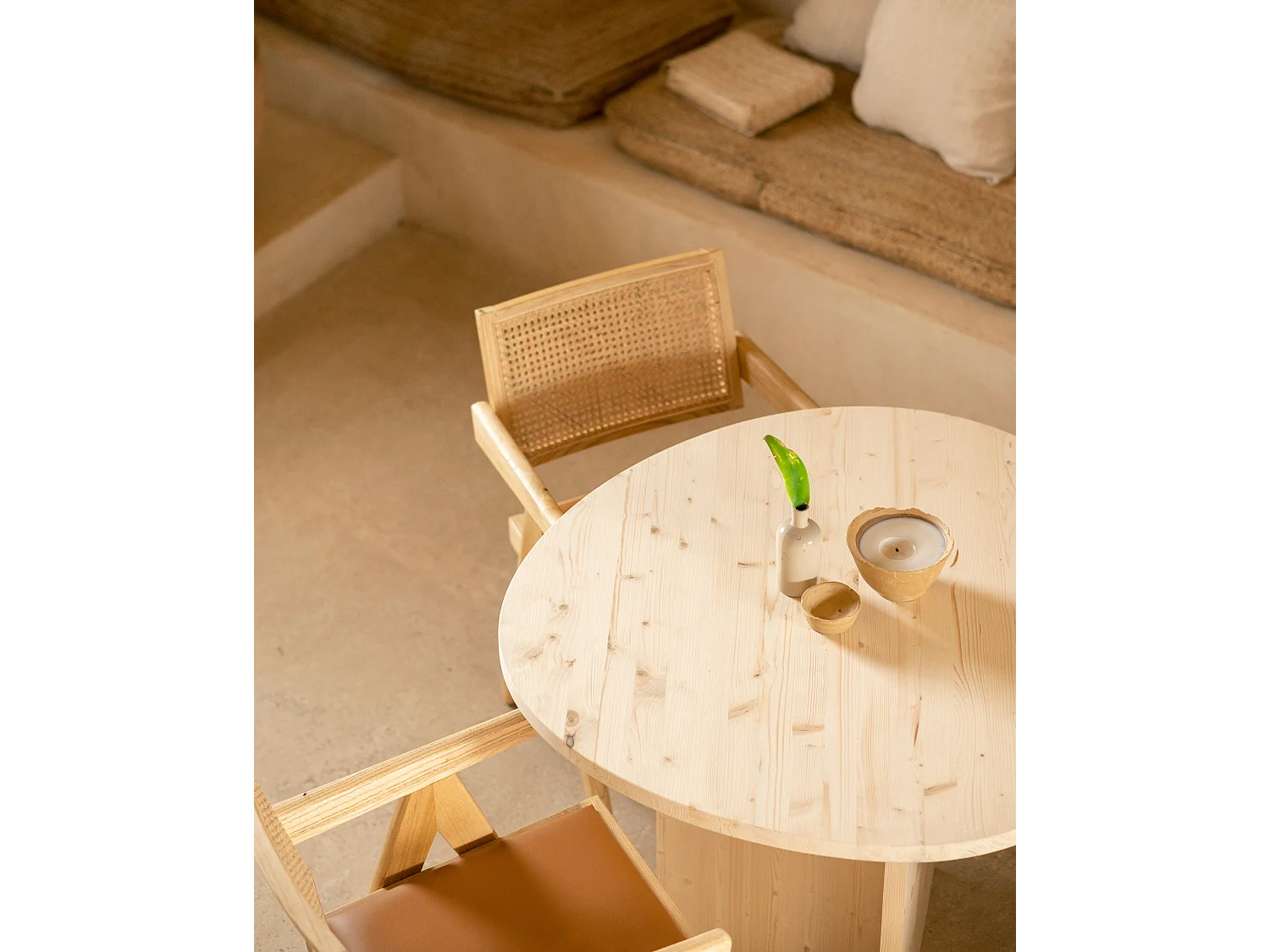 Mesa de comedor de forma orgánica de madera de abeto maciza Decowood en tono natural de 100x75cm - MUR - DECOWOOD