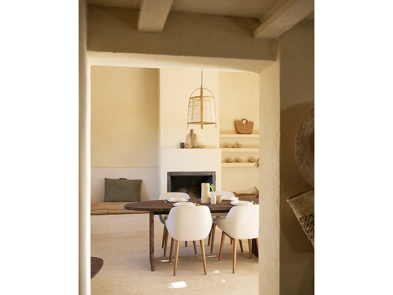 Tavolo da pranzo in legno massello in tono noce 182x75cm - MUR - DECOWOOD