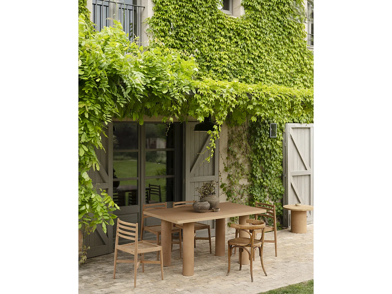 Mesa de comedor rectangular de microcemento en tono terracota DECOWOOD de 180x75cm - LUCÍA - DECOWOOD