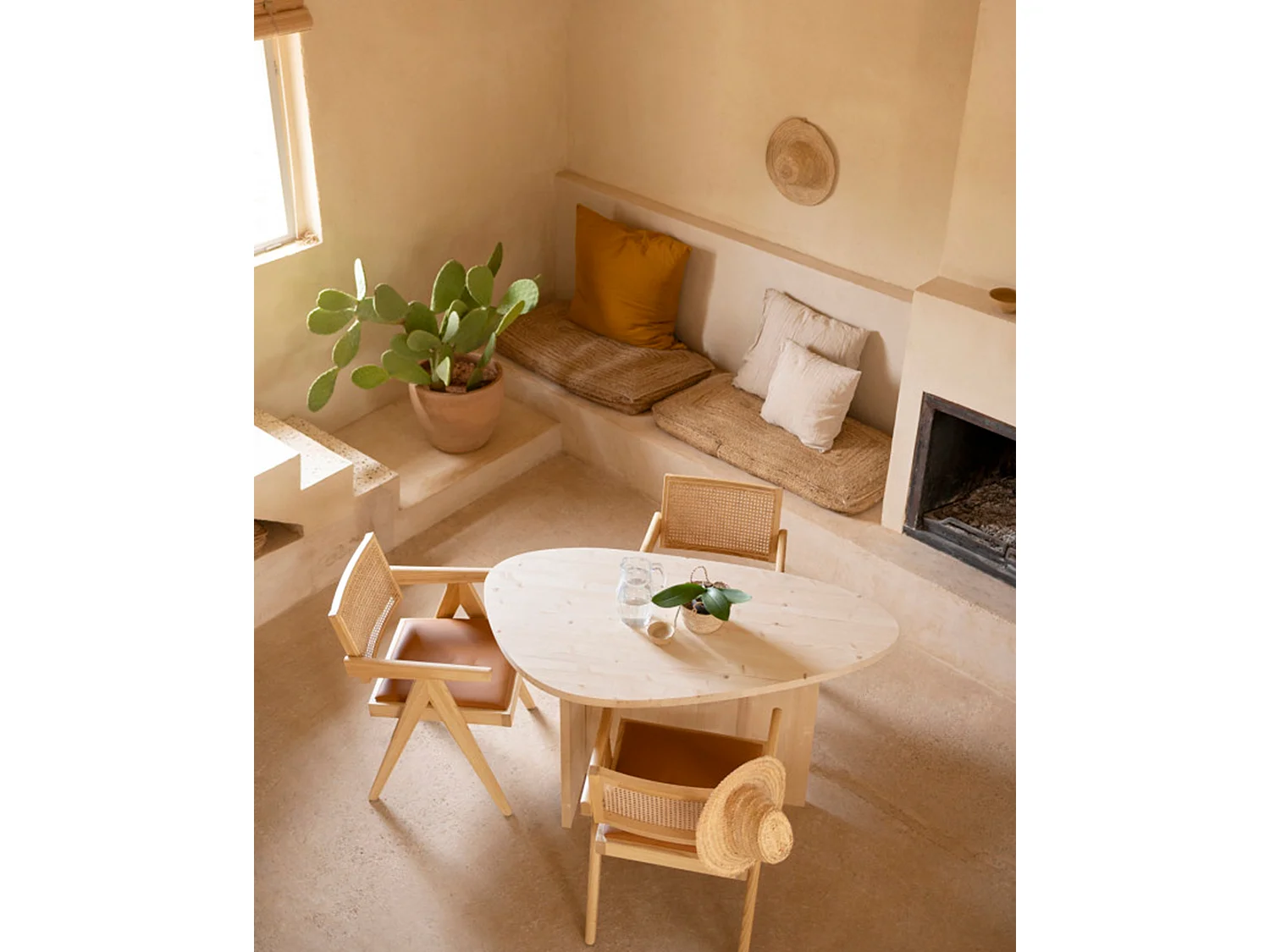 Table à manger en bois de sapin naturelle 142,9x75cm - MUR - DECOWOOD