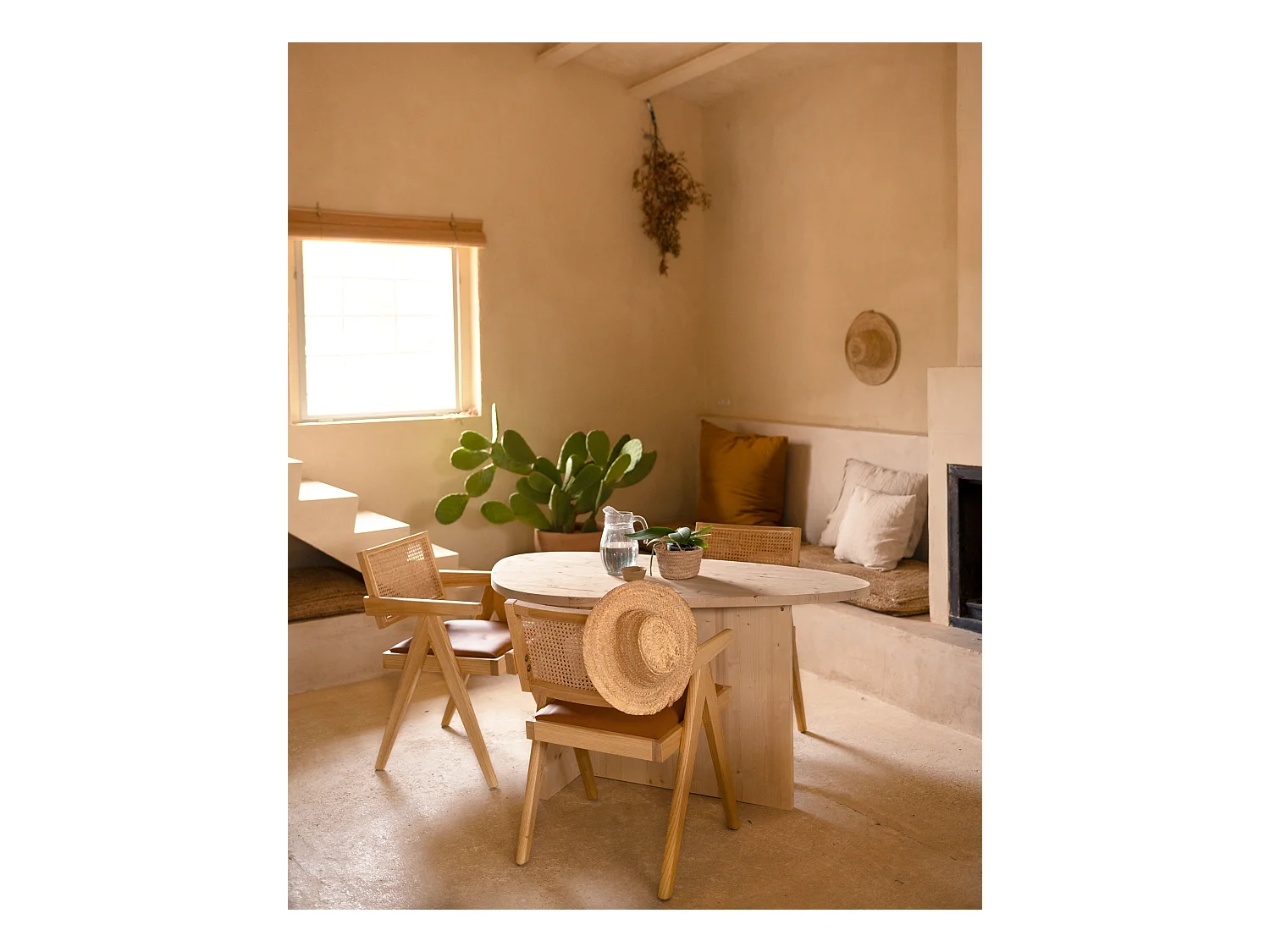 Table à manger en bois de sapin naturelle 142,9x75cm - MUR - DECOWOOD