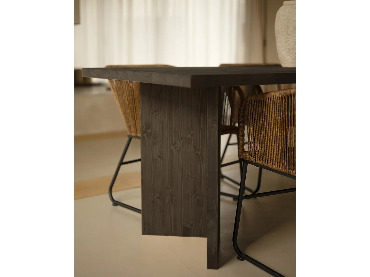 Mesa de comedor de madera maciza de abeto rectangular Decowood en tono negro de 160x75cm en tono negro - KYOTO - DECOWOOD