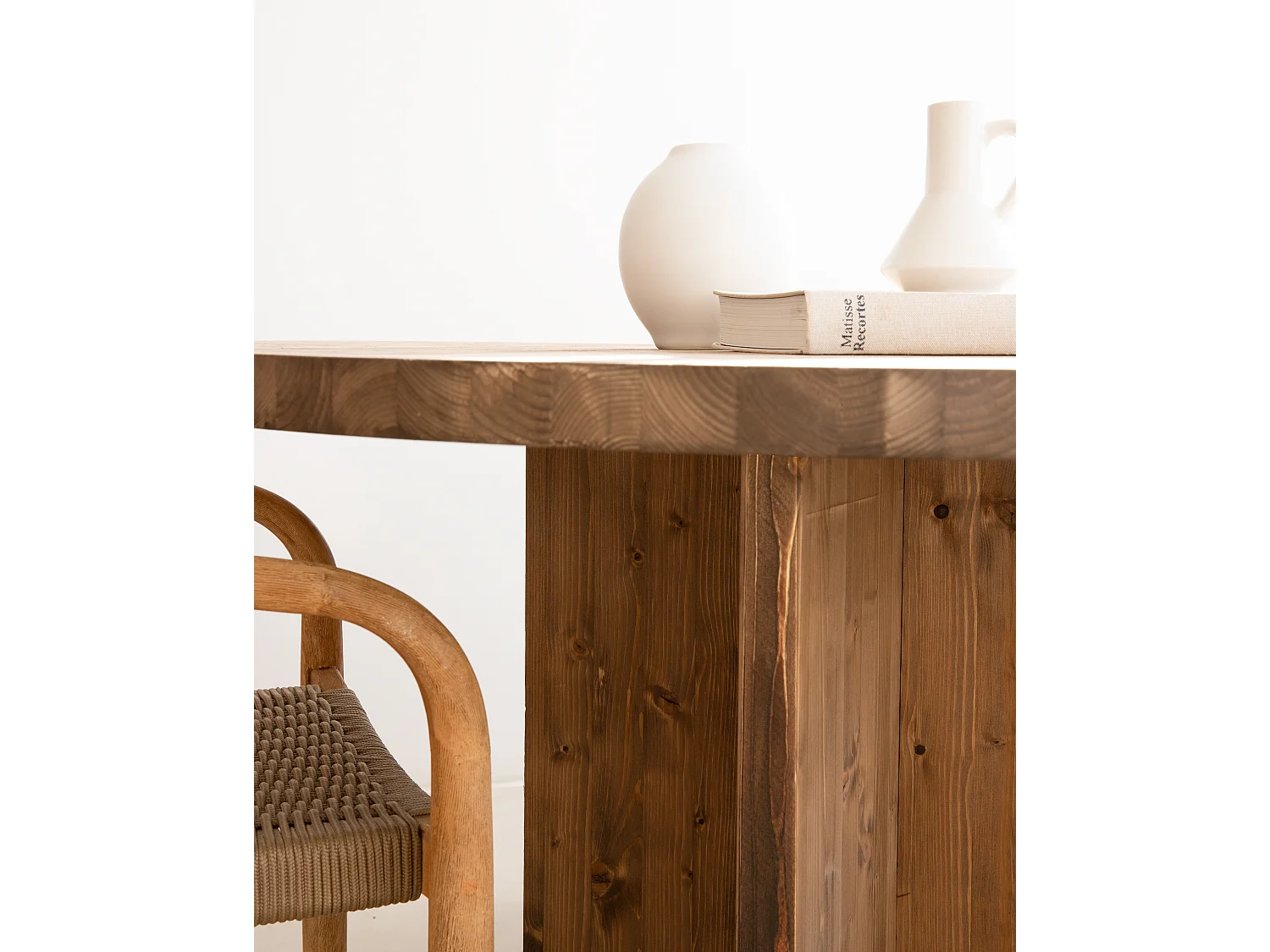 Tavolo da pranzo rotondo in legno massello in tono marrone Ø110x75cm - TOKYO - DECOWOOD