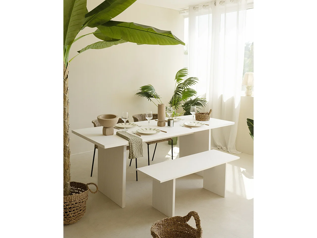 Mesa de comedor de madera de pino maciza rectangular con patas ranuradas Decowood de 180x80cm en tono blanco - BALI - DECOWOOD