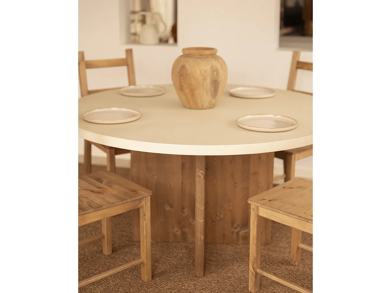 Mesa de comedor de madera maciza de abeto redonda Decowood en tono blanco en microcemento y pata en roble oscuro de Ø140x75cm - TOKYO - DECOWOOD