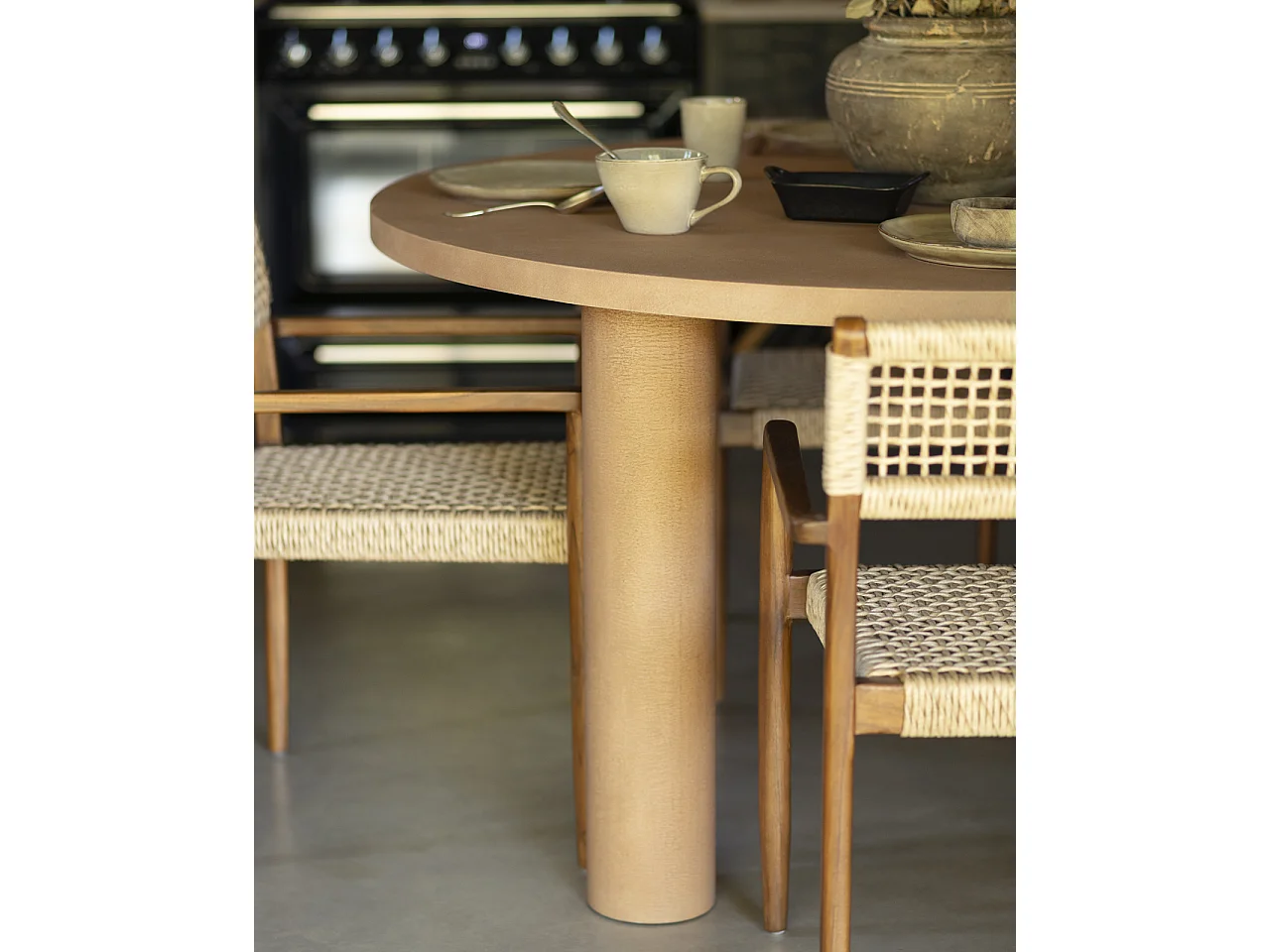 Mesa de comedor redonda de microcemento en tono terracota DECOWOOD de Ø140x75cm - LUCÍA - DECOWOOD