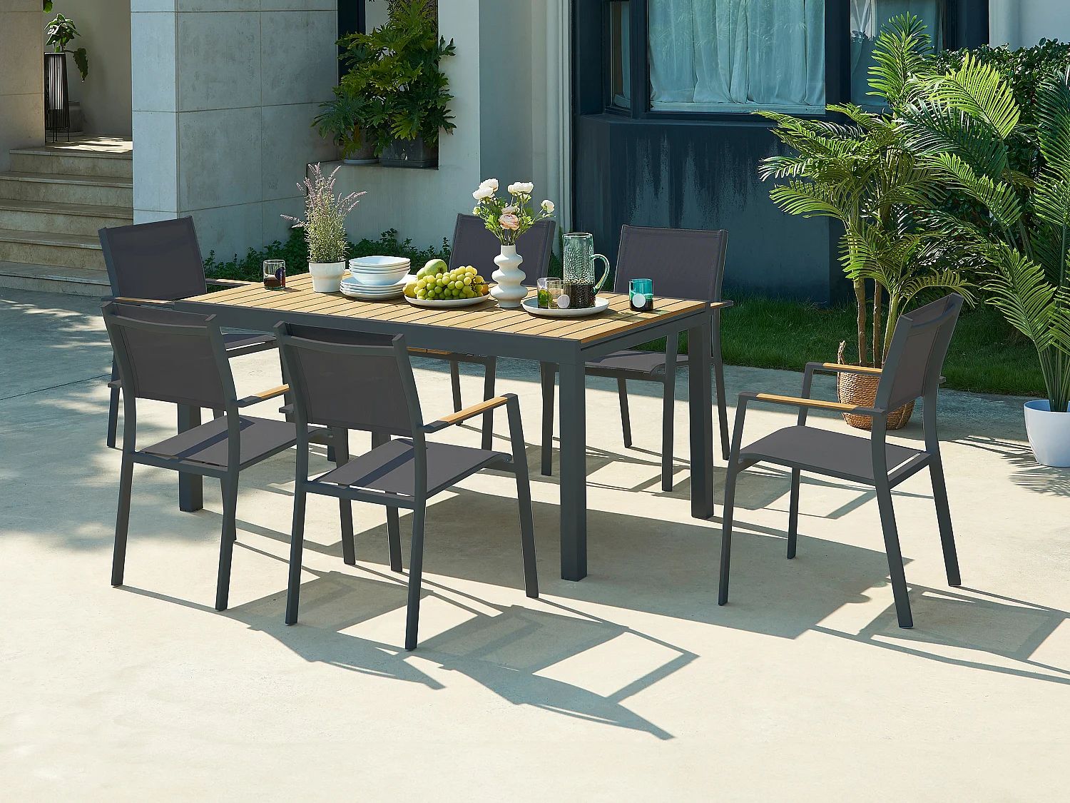 Verlengbare tuineettafel van aluminium en polywood L170/230 cm - Licht naturel en antraciet - MACILA van MYLIA