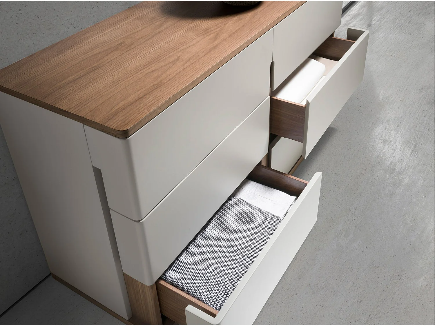 Commode en bois gris et noyer 7168 ANGEL CERDA